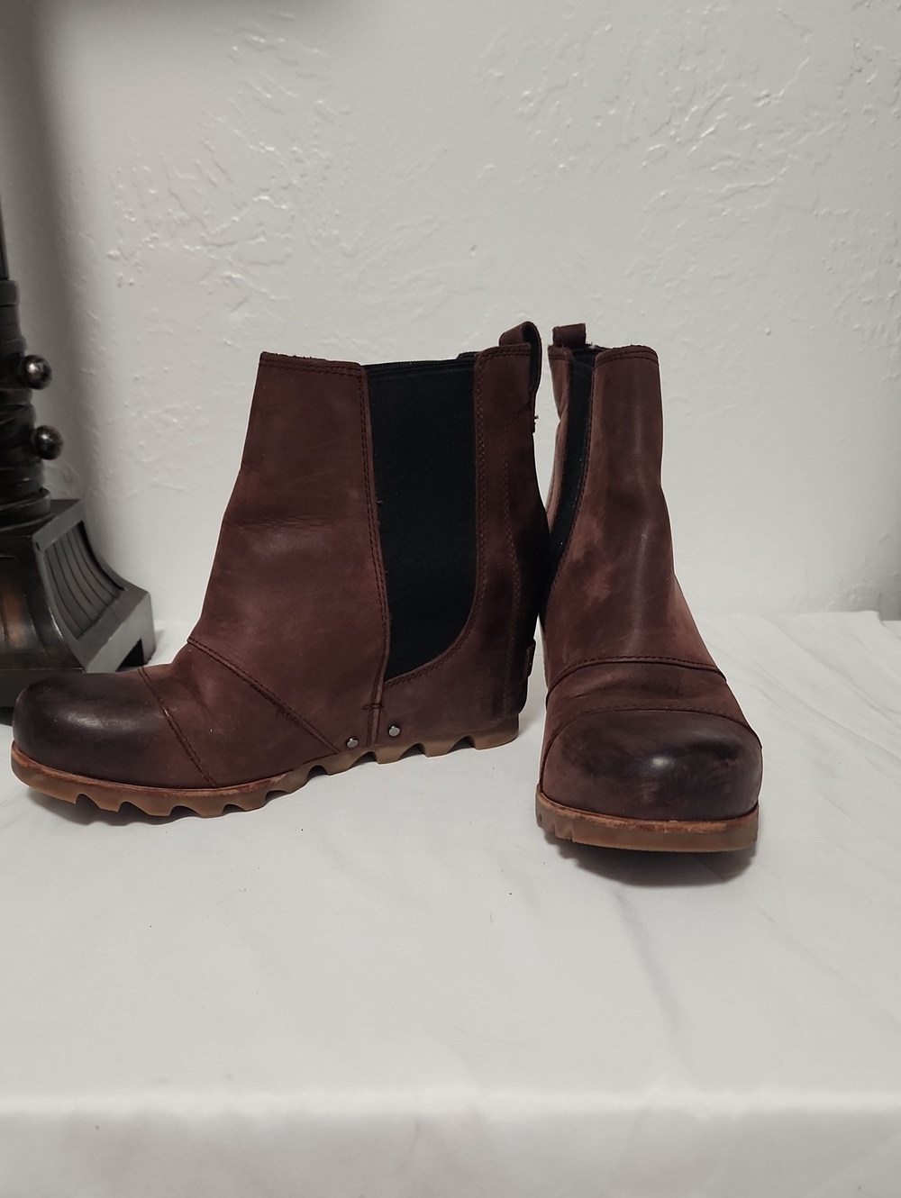 Sorel Brown Leather Chelsea Ankle Boots with Elastic Side Panels